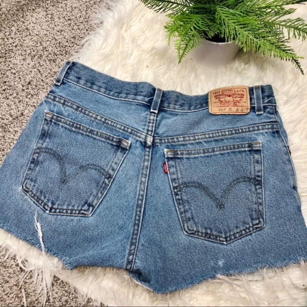 Levi's | 550 Relaxed Fit Distressed Shorts